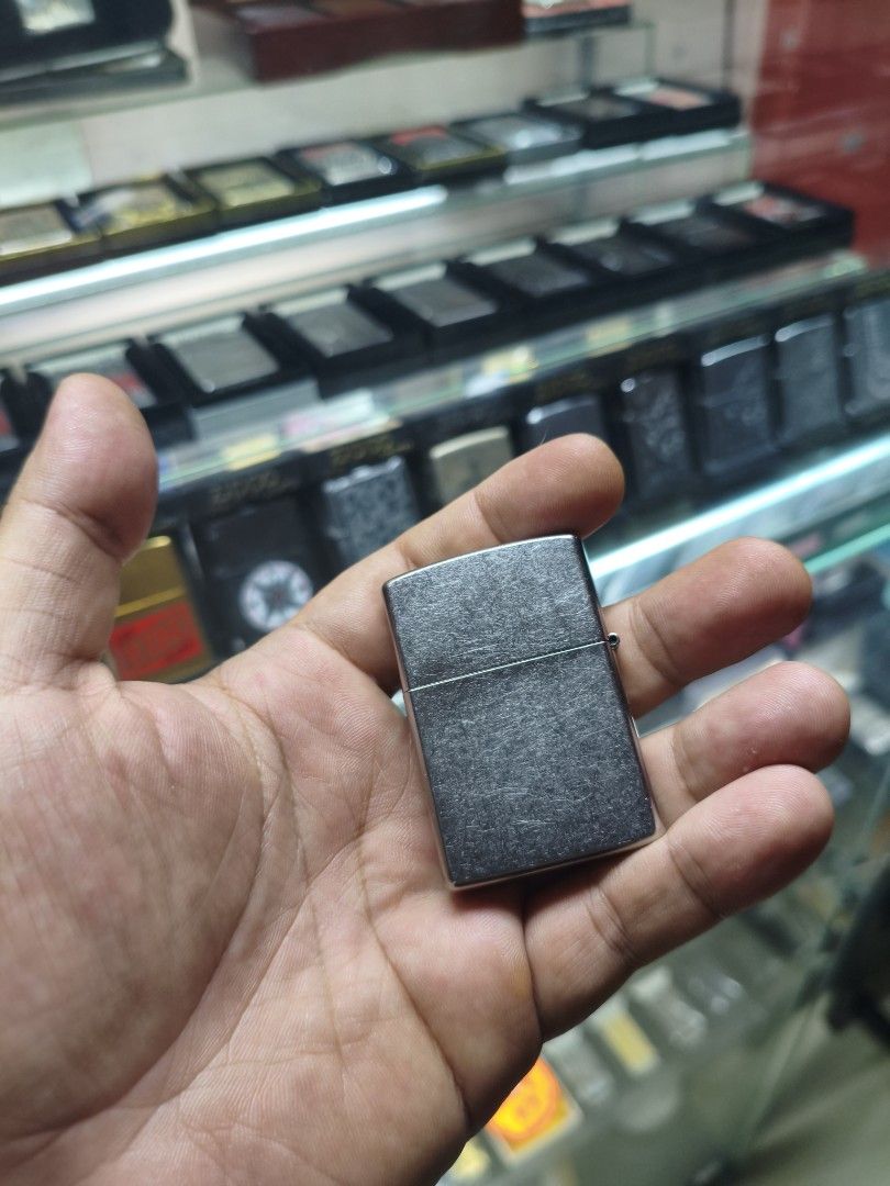 Zippo Jack Daniel's (Category: Vintage Collectibles) located in Paranaque City. Submitted by Sensation (Listing ID 1470689194, Image 2). Description: Free refill of Zippo fluid if booked via lalamove .