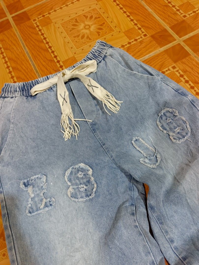 ZSJS LIGHT BLUE LOOSE BAGGY PANTS (Category: Jeans) located in Banga. Submitted by astroboy.thrifts (Listing ID 1470710808, Image 3). Description: size 28-34 length 41 leg opening 9 need wash good condition.