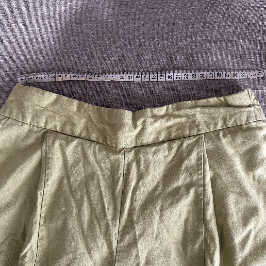 0006 GU Lime Green Pants (Category: Other Bottoms) located in Cebu City. Submitted by condodeclutterph (Listing ID 1470771300, Image 2). Description: .