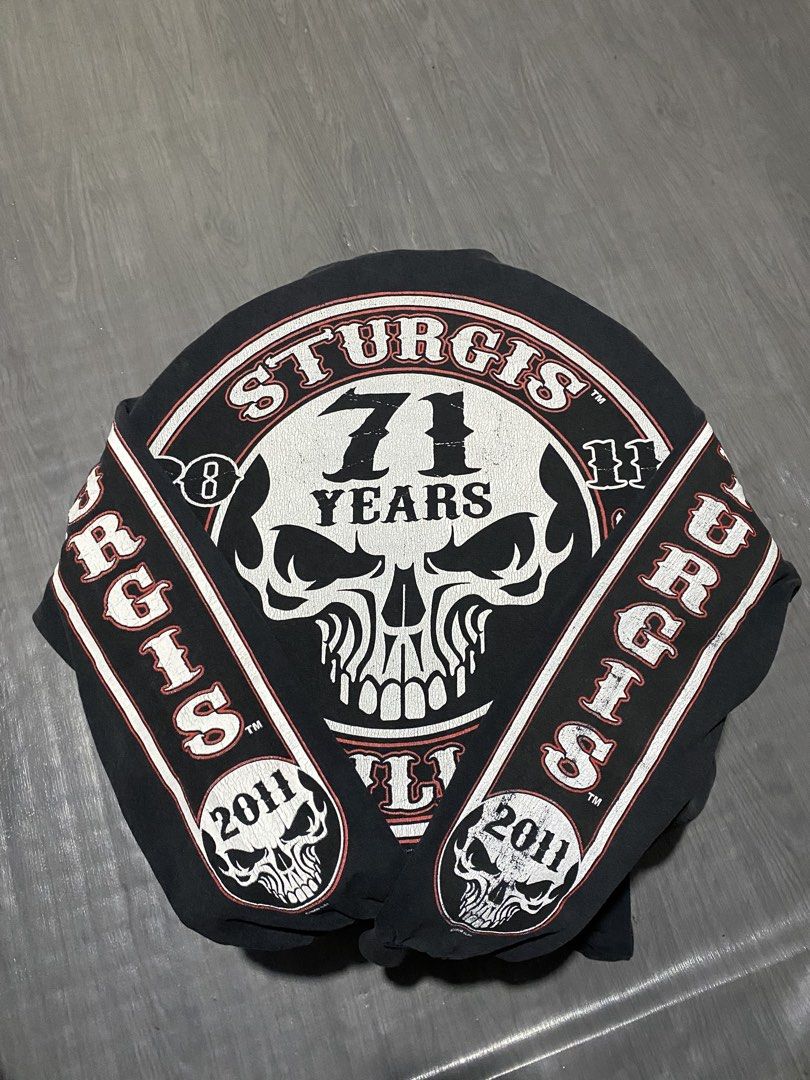 00’s sturgis longs sleeve (Category: Tshirts & Polo Shirts ) located in Naga. Submitted by oldstuffed.vtg-07 (Listing ID 1470869623, Image 3). Description: sturgis longsleeve 22/28 large uneven fade cut tag crackprint ₱999 shipped .