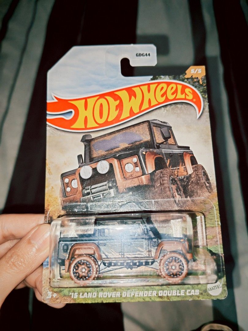 '15 Land Rover Defender Double Cab (Category: Kids Toys) located in Carmona. Submitted by khmmnhn (Listing ID 1470783419, Image 1). Description: Bawal sa maselan (as is) 📍Terraverde, Residences.