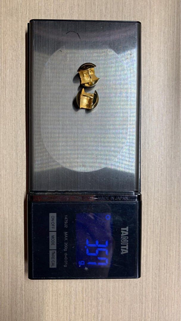18k Gold ball huggie earrings (Category: Earrings) located in Pasig City. Submitted by kdshp (Listing ID 1470639395, Image 3). Description: 7499 x 3.6 =26,996.4 New Rfs: change of mind.