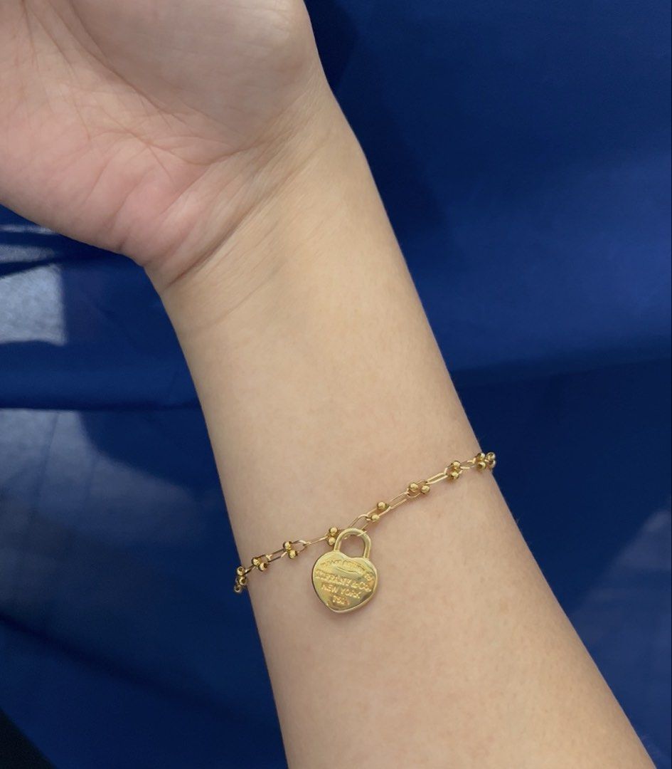 18k Gold Bracelet (Category: Bracelets) located in Dagupan City. Submitted by leilamove (Listing ID 1470906445, Image 1). Description: 18k gold bracelet 2.7g 6,500 per gram personal use, need to let go :( PM me..
