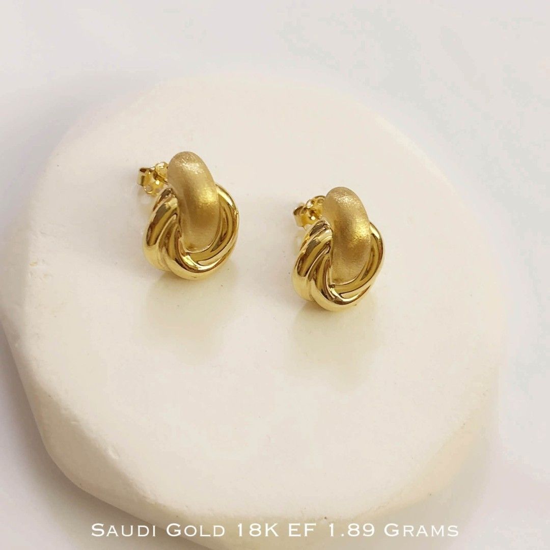 18k Saudi Gold EF Earrings (Category: Earrings) located in Manila. Submitted by yourfashionthrifter (Listing ID 1470746154, Image 1). Description: .