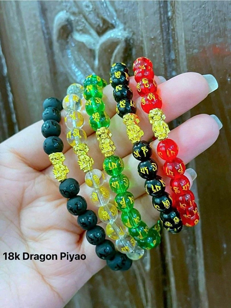 18K Saudi Gold Piyao Bracelet (Category: Bracelets) located in Caloocan City. Submitted by cheskhaionlinestore2.0 (Listing ID 1470756468, Image 1). Description: 18K Piyao Bracelet ₱1400 only 📌 ▫️7 standard size ▫️With bangle box ▫️add Size ▫️add price.