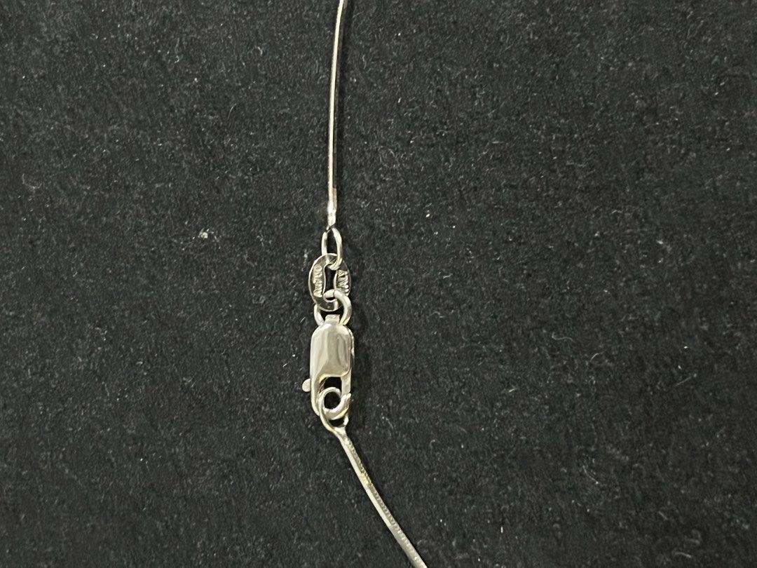 18K White Gold Fine Snake Chain Necklace (Category: Necklaces) located in Manila. Submitted by _bellepepper (Listing ID 1470795576, Image 3). Description: 18Karat White Gold With stamp - AU750 2.44 grams 16inches 0.6mm width Available also in 18K Rose Gold Delivery only PM for more photos :)).
