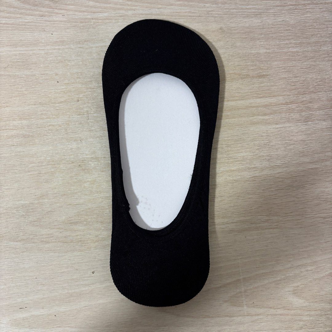 1pair Oro Anti-slip No-show socks (Category: Undergarments & Loungewear) located in Pasig City. Submitted by uyamuya (Listing ID 1470765266, Image 1). Description: Brand: Oro (Robinsons Department Store) Size: Free size.