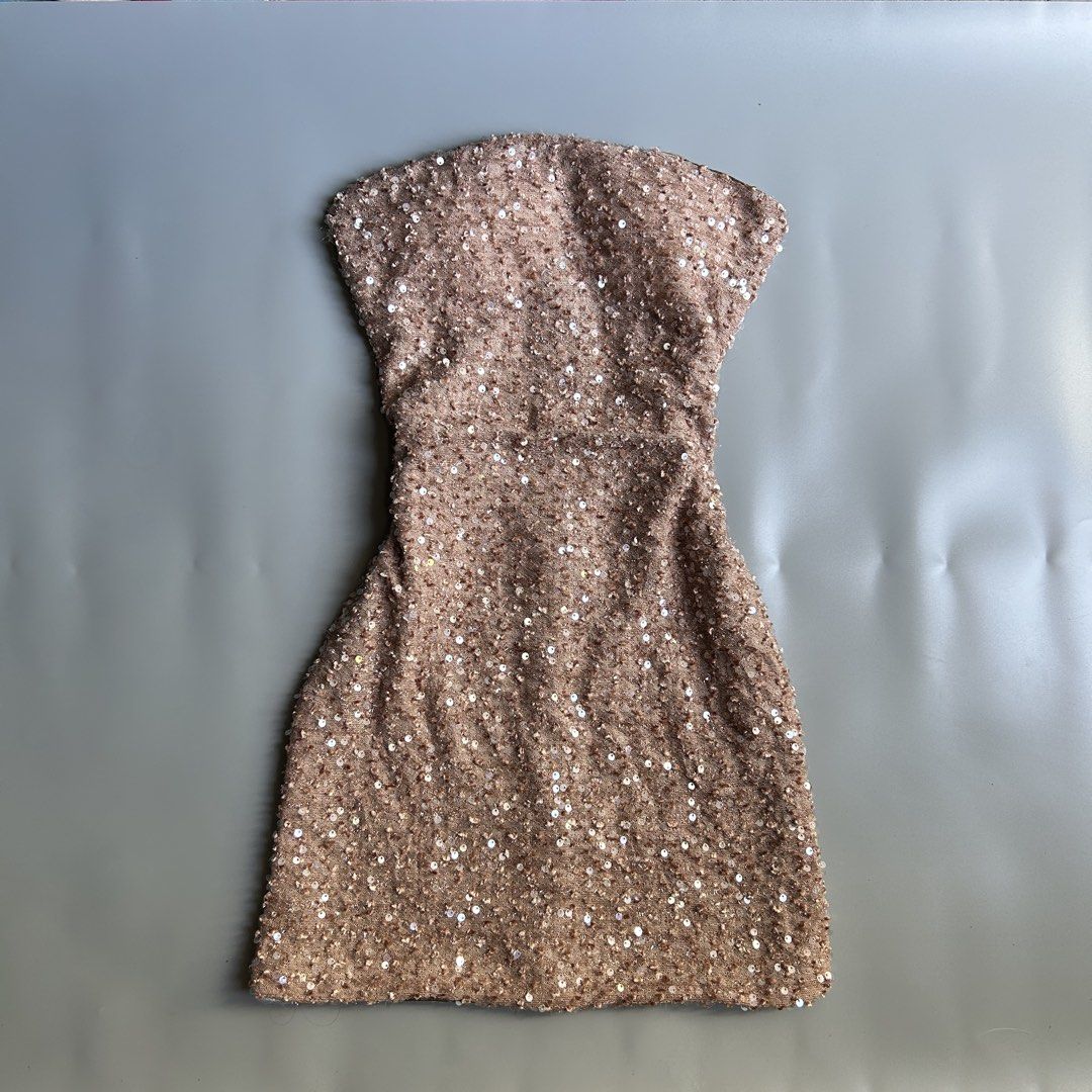 2000s strapless cocktail sequin mini dress| earthtone (Category: Dresses) located in Liloan. Submitted by fairymary.ph (Listing ID 1470761456, Image 1). Description: READ BIO BEFORE BUYING✨ P250+sf brand: no tag size: xs padded no issue.