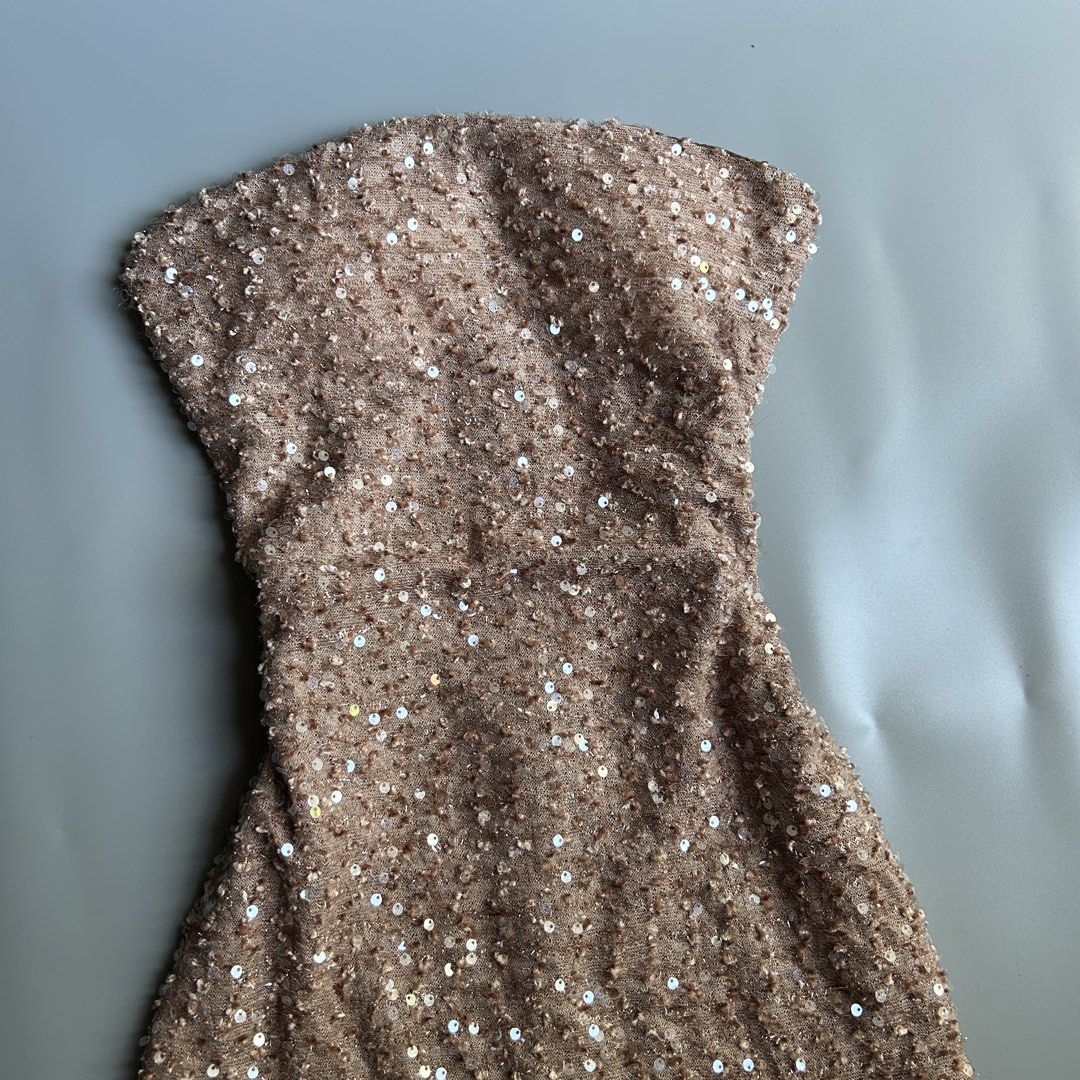 2000s strapless cocktail sequin mini dress| earthtone (Category: Dresses) located in Liloan. Submitted by fairymary.ph (Listing ID 1470761456, Image 2). Description: READ BIO BEFORE BUYING✨ P250+sf brand: no tag size: xs padded no issue.