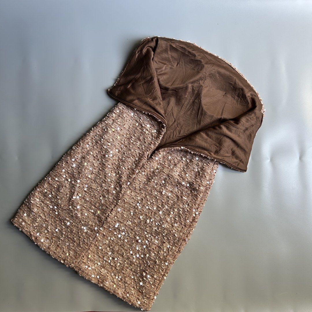 2000s strapless cocktail sequin mini dress| earthtone (Category: Dresses) located in Liloan. Submitted by fairymary.ph (Listing ID 1470761456, Image 3). Description: READ BIO BEFORE BUYING✨ P250+sf brand: no tag size: xs padded no issue.
