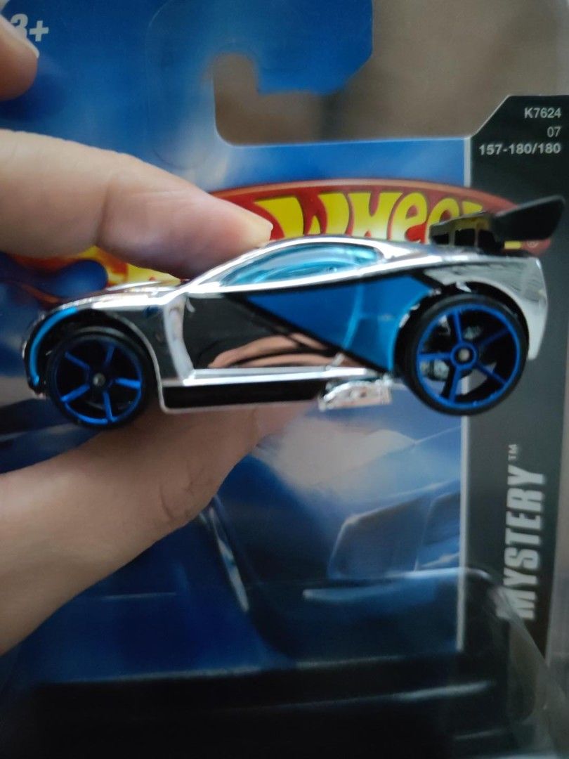 2007 Mystery Hot Wheels (Category: Kids Toys) located in Carmona. Submitted by khmmnhn (Listing ID 1470784050, Image 3). Description: Bawal sa maselan Free protector Metal Base Loose - non mint 📍Terraverde Residences.