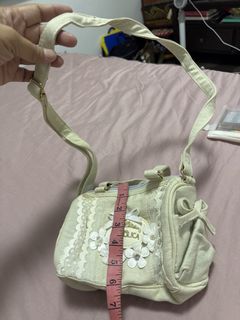 (Category: ) located in . Submitted by sari2bilina (Listing ID 1470888407, Image 1). Description: .
