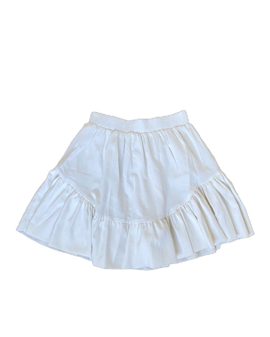 (22"-40") white ruffled mini skirt (Category: Skirts) located in Calapan. Submitted by nikkishops (Listing ID 1470885171, Image 1). Description: ⋆˚࿔ waist: 20-44" ⋆˚࿔ length: 16" ⋆˚࿔ drop waist mini skirt with a playful ruffled hem ⋆˚࿔ comfortable (very stretchy!) elastic waistband for an easy pull-on fit ⋆˚࿔ lightweight and breathable cotton.