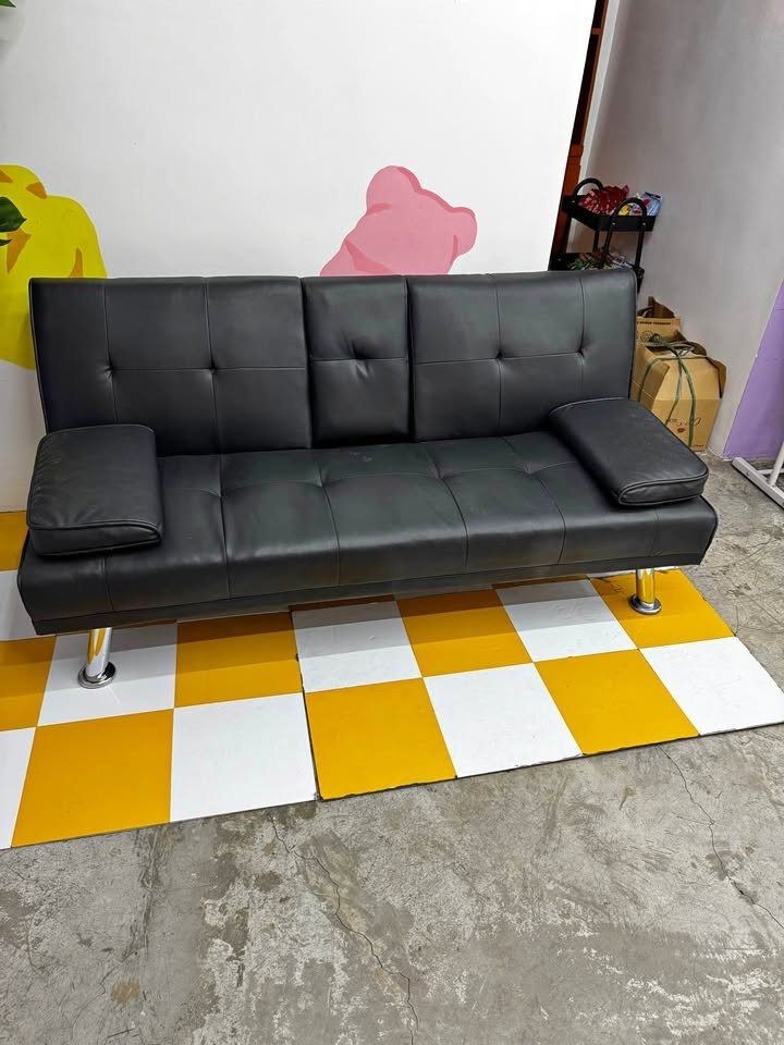 2 pcs pre-loved Flotti Everett Sofa Beds (Category: Sofas) located in Caloocan City. Submitted by livedragon.c18f59 (Listing ID 1470808646, Image 1). Description: Selling our 2 pre-loved Flotti Everett Sofa Beds. • Black PU leather • Converts from sofa to bed • With 2 cup holders • Metal legs • Wooden frame • 200kg weight capacity • Approximately 166cm wide • Both still in good and functional condition • 2 PCS TAKE ALL ONLY Used in our office and