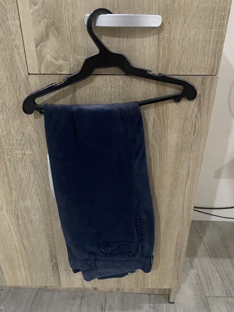 2PCS Uniqlo Pants Cotton Spandex (Category: Trousers) located in Manila. Submitted by primomirp (Listing ID 1470835666, Image 3). Description: - Brand: Uniqlo - Color: Navy - Size: 35 (88cm waist) - Material: Cotton and spandex (comfortable stretch) - Origin: Made in Cambodia - Condition: Great for everyday casual wear.