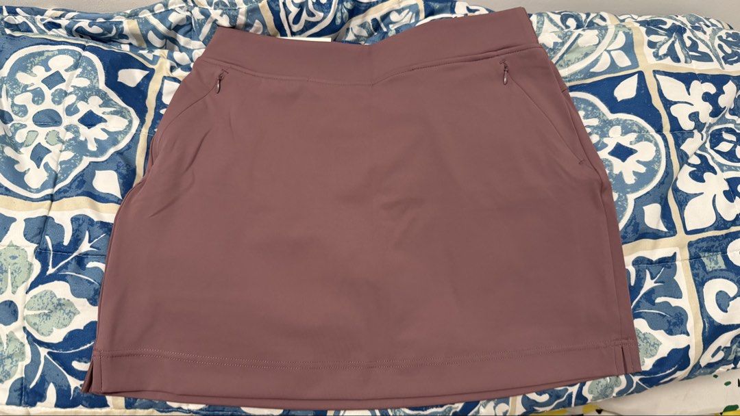 32 Degrees Cool Skort (Category: Skirts) located in Imus. Submitted by kath247 (Listing ID 1470754650, Image 1). Description: The 32 Degrees Women’s Skort is a versatile, athletic-inspired skort designed for everyday comfort and active lifestyles. Made from a soft, midweight fabric with 4-way stretch, it moves with you whether you’re running errands, hitting the gym, or enjoying outdoor activities. The skort features a pull-on design with an elas