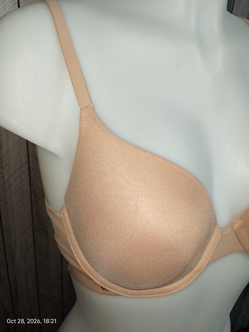 36b DKNY NUDE BRA THIN PADS WITH UNDERWIRE (Category: Undergarments & Loungewear) located in Manila. Submitted by truecrystal-1407 (Listing ID 1470841065, Image 2). Description: ORIG DKNY.