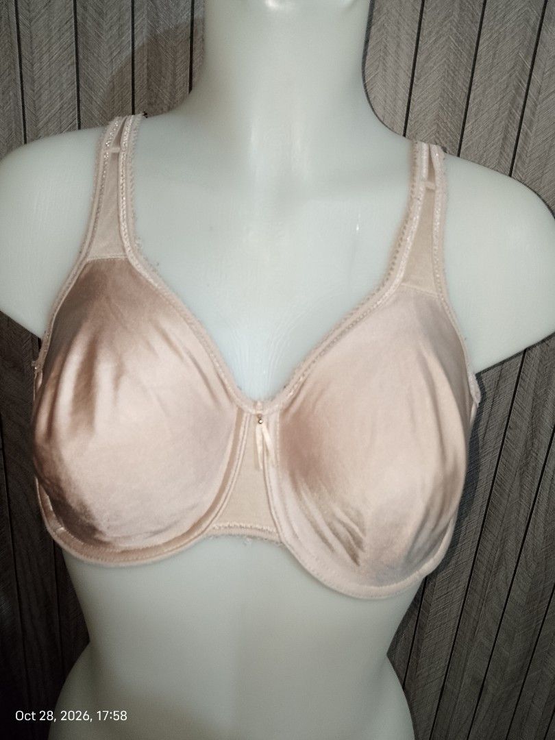 36dd WACOAL bra not padded with underwire (Category: Undergarments & Loungewear) located in Manila. Submitted by truecrystal-1407 (Listing ID 1470834686, Image 1). Description: .