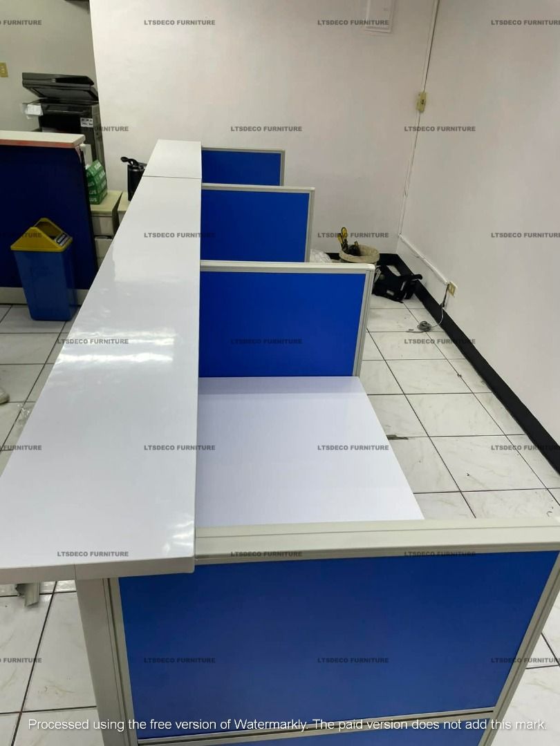 3 SEATERS CUBICLE WORKSTATION WITH COUNTER TOP OFFICE FURNITURE OFFICE ...