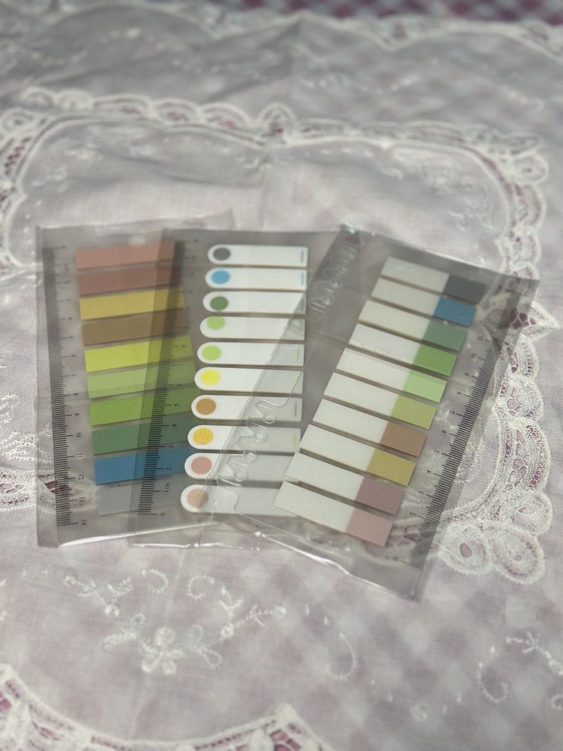 3 sets sticky notes and index tabs (Category: Stationery & School Supplies) located in Davao. Submitted by favoritepreloved (Listing ID 1470834331, Image 1). Description: 💜 fix price 💜 take all at ₱120.