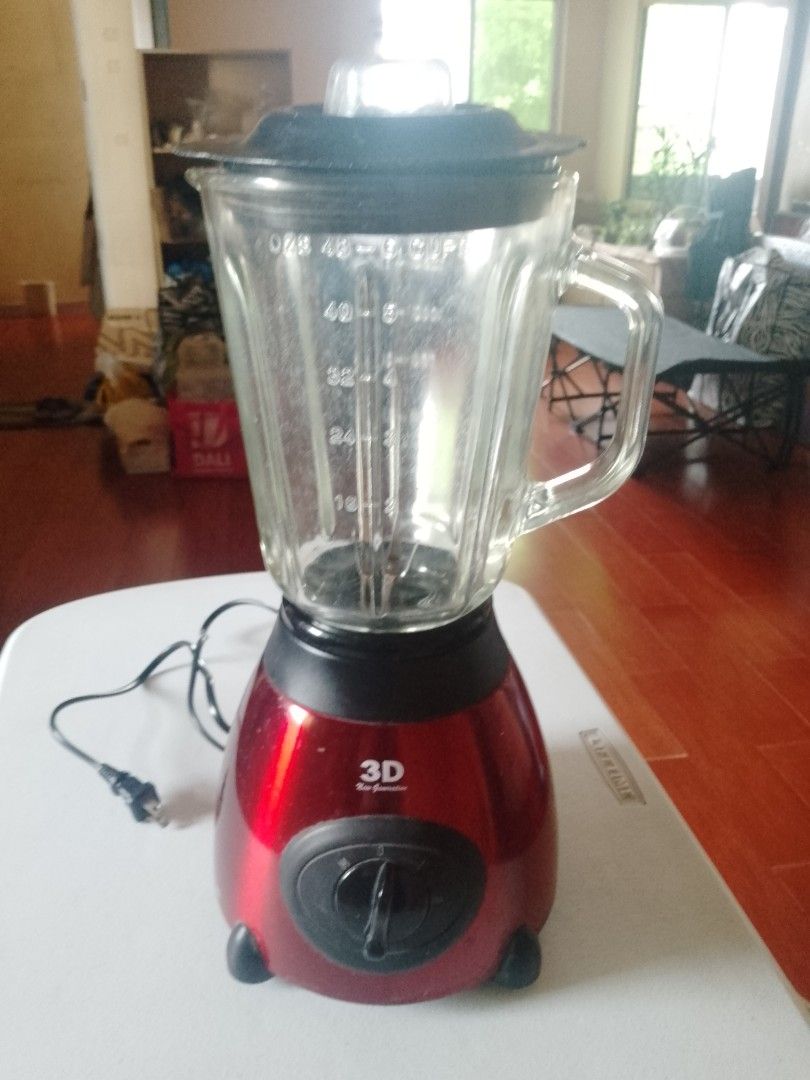 3D Blender Red Glass Pitcher (Category: Juicers, Blenders & Grinders) located in Pasig City. Submitted by marjukka (Listing ID 1470814128, Image 3). Description: - 3D New Generation blender in a vibrant bright red color - 48-ounce (6 cups) glass jar with easy-to-read measurement markings 3 speed settings with pulse (Rotary switch type) Clear and durable glass pitcher Stainless steel base Motor with thermal cut-off device 6 stainless steel blades 