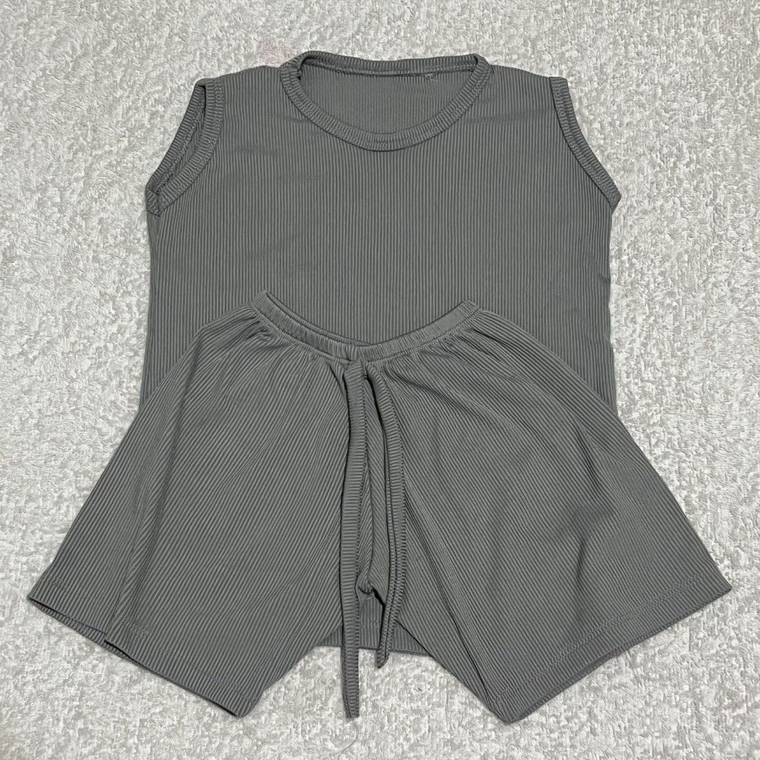3pcs Sando Terno (For Toddler) (Category: Babies & Kids Fashion) located in Pasig City. Submitted by ela_zen15 (Listing ID 1470784908, Image 2). Description: 3 pcs Sando Terno Gray, White, Mustard Take all Can do lalamove sagot nyo po sf.