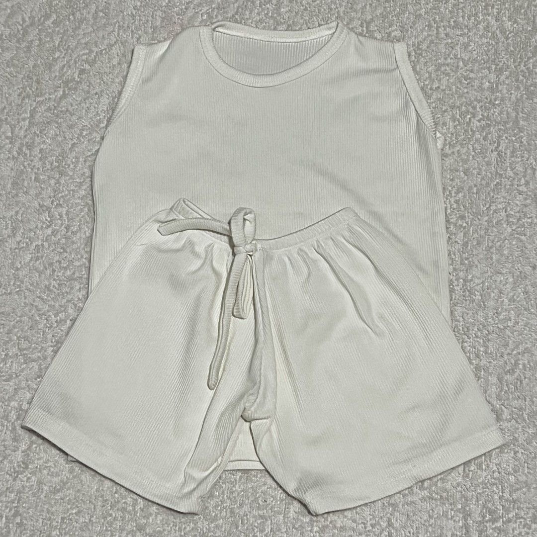 3pcs Sando Terno (For Toddler) (Category: Babies & Kids Fashion) located in Pasig City. Submitted by ela_zen15 (Listing ID 1470784908, Image 3). Description: 3 pcs Sando Terno Gray, White, Mustard Take all Can do lalamove sagot nyo po sf.