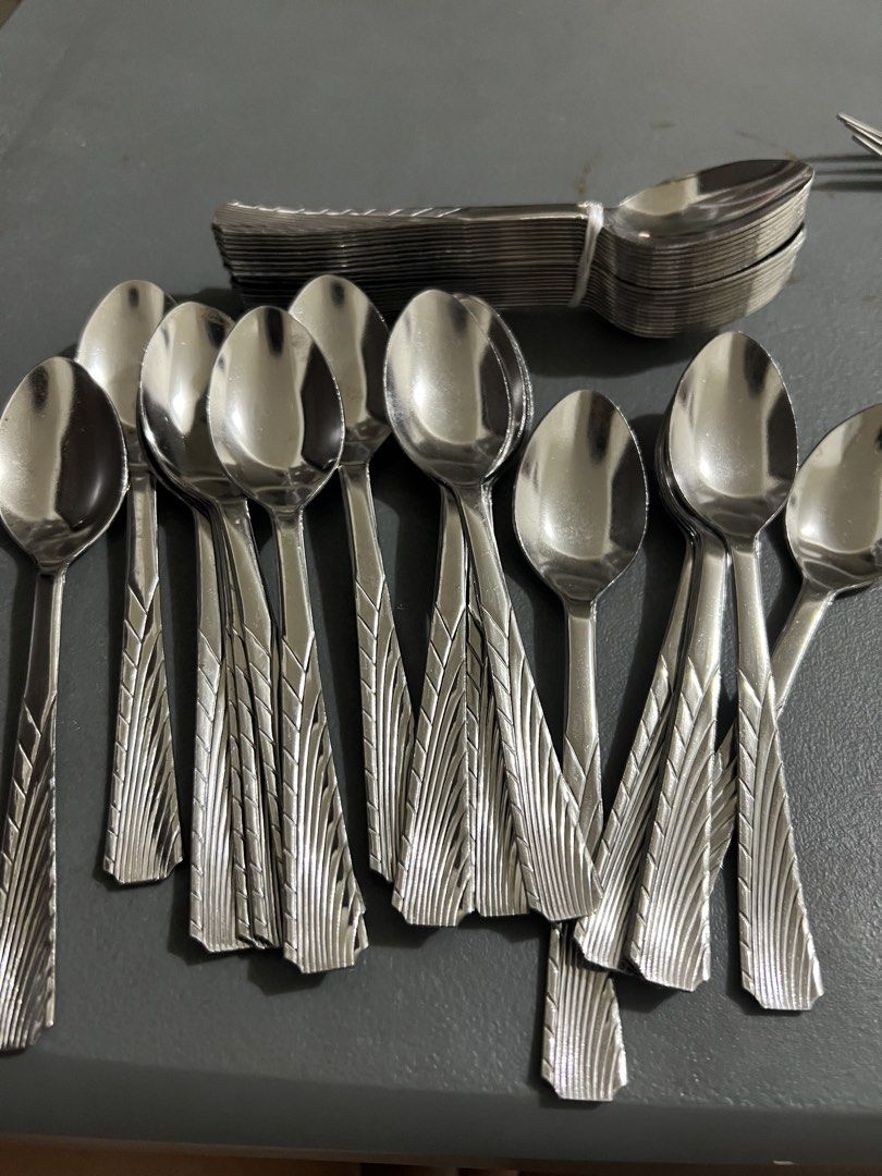 40 Pcs Cake Spoons / Dessert Spoons (Category: Dinnerware & Cutlery) located in Manila. Submitted by ajd080324 (Listing ID 1470775247, Image 1). Description: Selling a complete bulk lot of 40 matching stainless steel cake/dessert spoons. Features a modern wavy ribbed texture on the handles. Excellent size for cakes, ice cream, pastries, coffee, or tea! Perfect for party rentals, dessert buffets, catering, bakeries, cafes, or large family gatherin