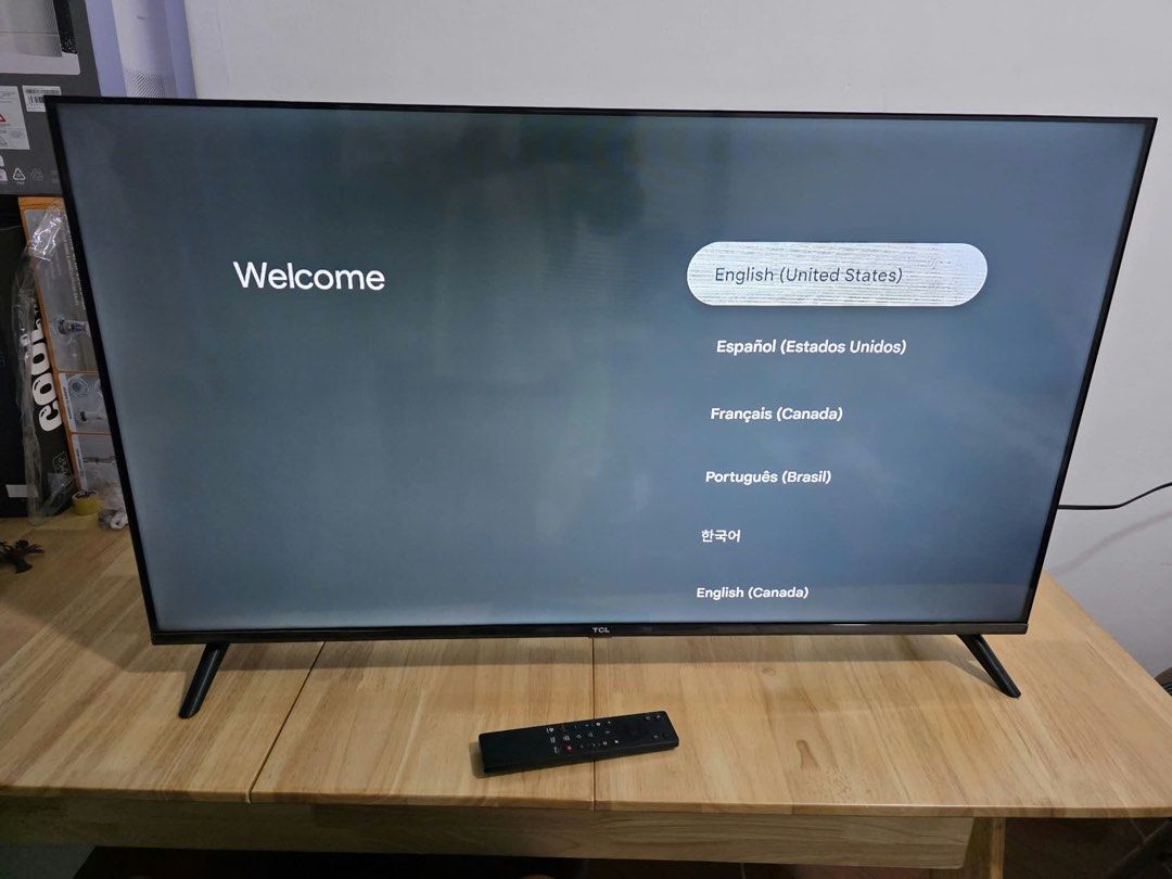 40” TV (Category: TV) located in Quezon City. Submitted by mavcastane20554 (Listing ID 1470811409, Image 3). Description: 2025 model no. 40V5C Smart, HDMI .