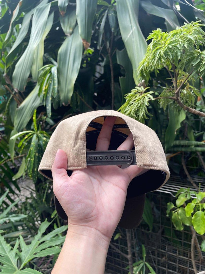 '47 LA Dodgers Tan and Brown Snapback Cap (Category: Caps & Hats) located in Pozorrubio. Submitted by kulin_ (Listing ID 1470894404, Image 3). Description: - Brand: '47 Brand - Team: Los Angeles Dodgers - Style: Snapback hat - Colorway: Khaki crown with contrasting brown brim - Details: Raised embroidered LA logo on front, small '47 logo on side - Closure: Adjustable plastic snapback - Condition: Clean interior band, includes original tags and br