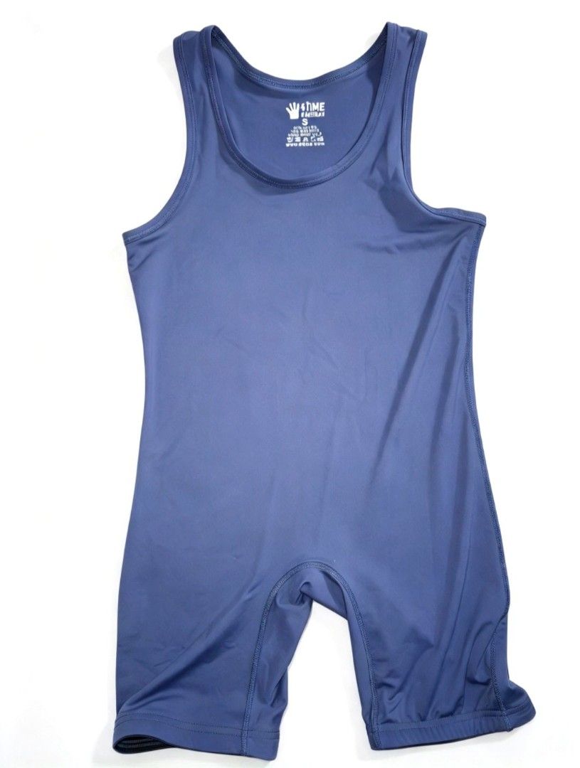 4Time Navy Blue Wrestling Singlet Size S (Category: Combat Sports) located in Quezon City. Submitted by ana-chan (Listing ID 1470781679, Image 1). Description: Solid blue wrestling singlet in size small. Features smooth, stretchy athletic fabric, a classic scoop neck, and racerback cut. Clean tags, no flaws, and ready for your next training session or match. .