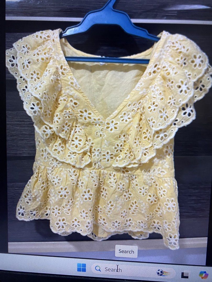 50 each (Category: Blouses) located in Calumpit. Submitted by sheenadiaz50814 (Listing ID 1470877479, Image 1). Description: preloved!! like new :).