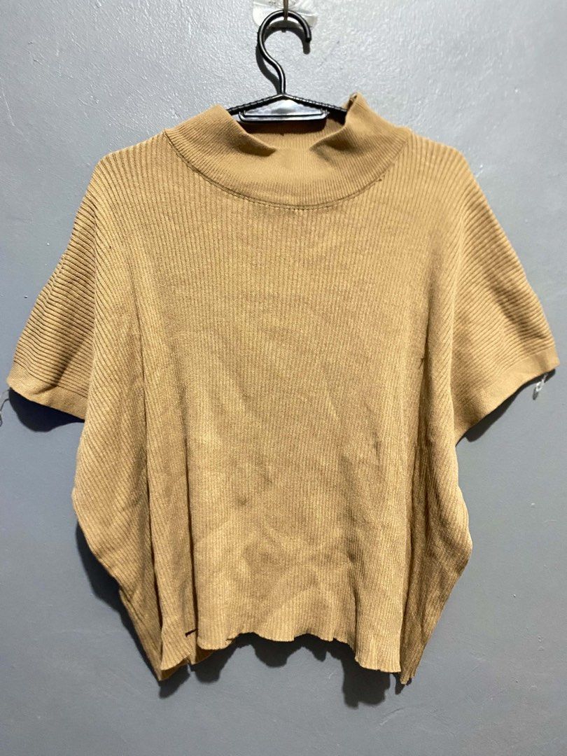 50 each (Category: Blouses) located in Calumpit. Submitted by sheenadiaz50814 (Listing ID 1470877479, Image 3). Description: preloved!! like new :).
