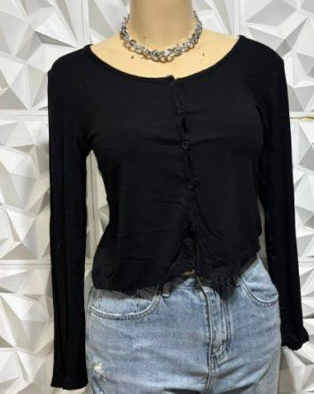 50 each (Category: Blouses) located in Calumpit. Submitted by sheenadiaz50814 (Listing ID 1470877479, Image 2). Description: preloved!! like new :).