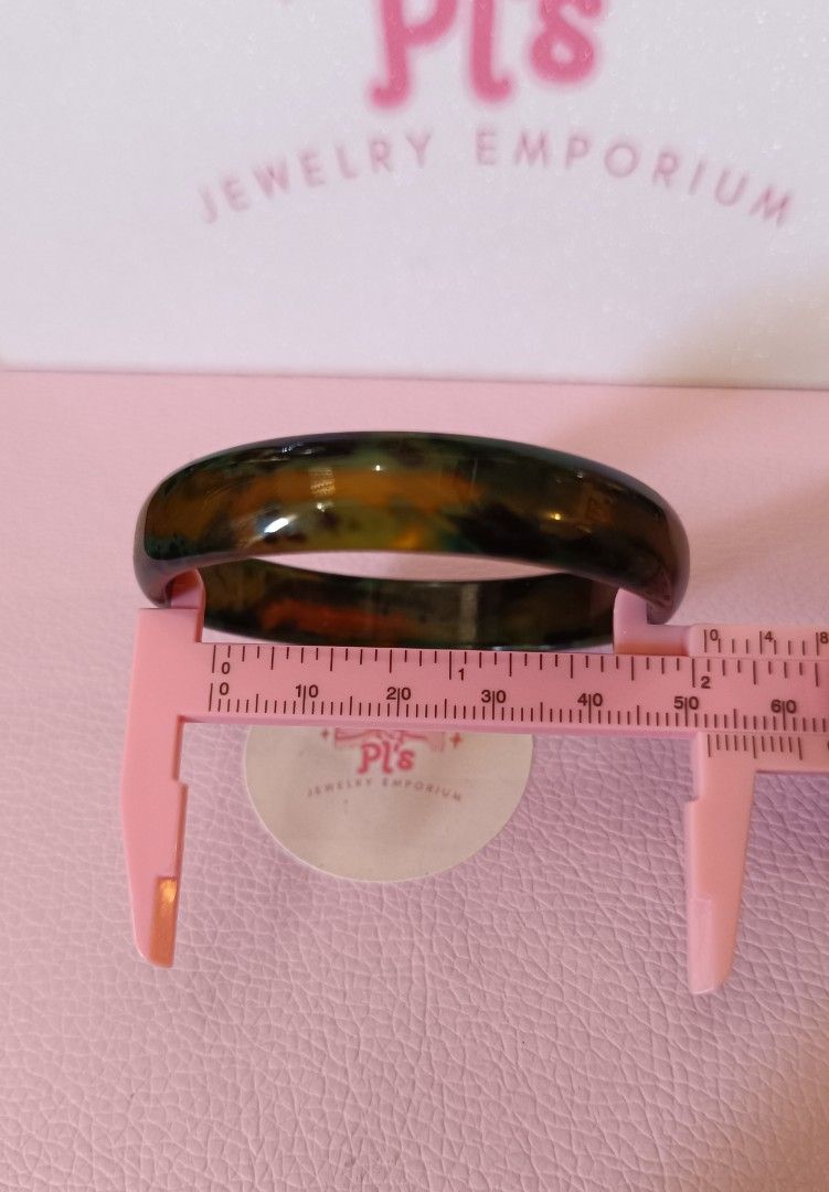 52MM Real Agate bangle (Category: Bracelets) located in General Mariano Alvarez. Submitted by plsjewelryemporium (Listing ID 1470754557, Image 2). Description: 52MM Real Agate bangle lightweight 💯 natural stone and untreated for thin wrist and Fist lost certificate PHP 750 + SF MOP: Gcash MOD: J&t express and lalamove NO COD/COP.
