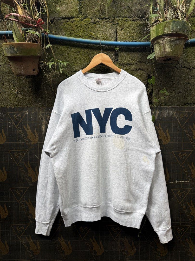 90’s NYC FOTL SWEATSHIRT (Category: Coats, Jackets and Outerwear) located in Quezon City. Submitted by ree3_dr0pp2k25 (Listing ID 1470762234, Image 1). Description: 23x29 Stain issue Excellent condition on fabric .