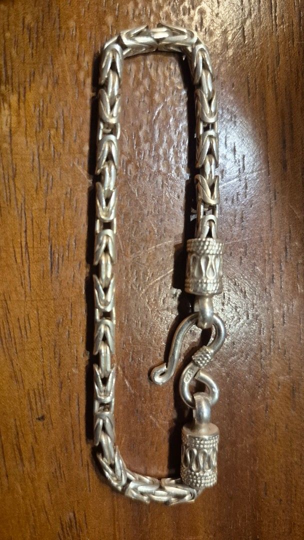 925 Sterling Silver Byzantine Link Chain Bracelet (Category: Bracelets) located in Imus. Submitted by epicfish.829b4c (Listing ID 1470778865, Image 2). Description: - Material: Solid 925 sterling silver (stamped on hook) - Design: Detailed Byzantine weave chain with clean links - Clasp: Secure S-hook closure featuring decorative end caps - Condition: Good weight, sturdy build 5mm / 7.5inches Imus Cavite .
