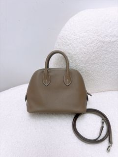 （分類：）位於 。 由 heras.luxury 提交（商品編號 1470782379，圖片 1）。簡介： 。