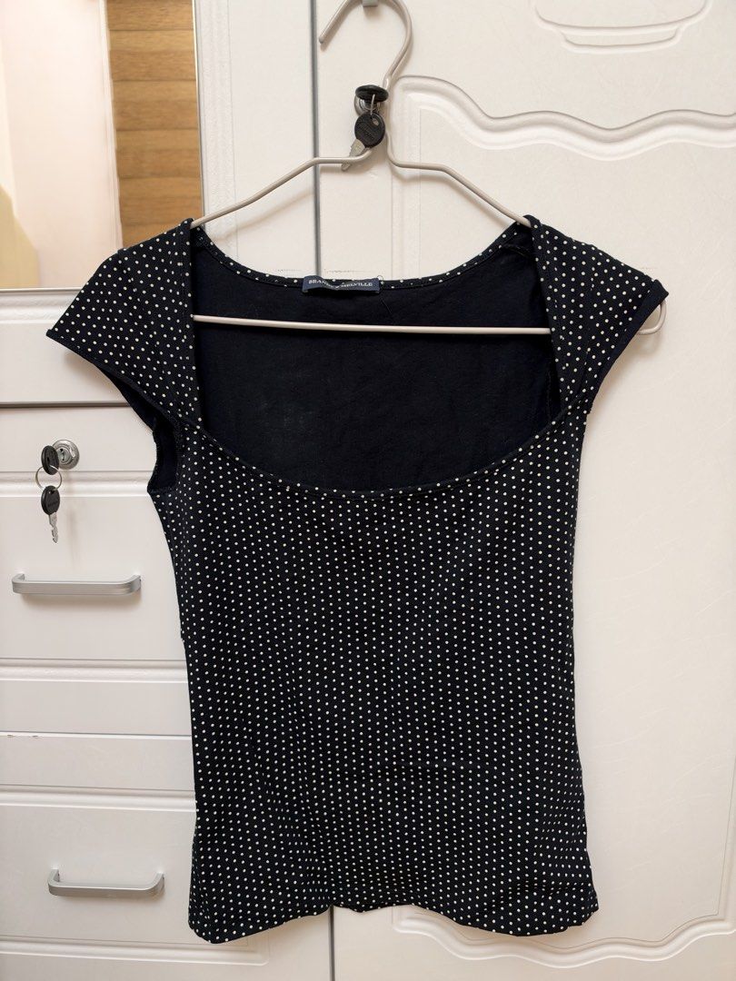 🏷️ authentic brandy melville polka dot shirt (Category: Shirts) located in Pasay City. Submitted by erickaolalu (Listing ID 1470775070, Image 1). Description: • bought online (brandy melville US) • used twice only •free size (but can fit S-M) .