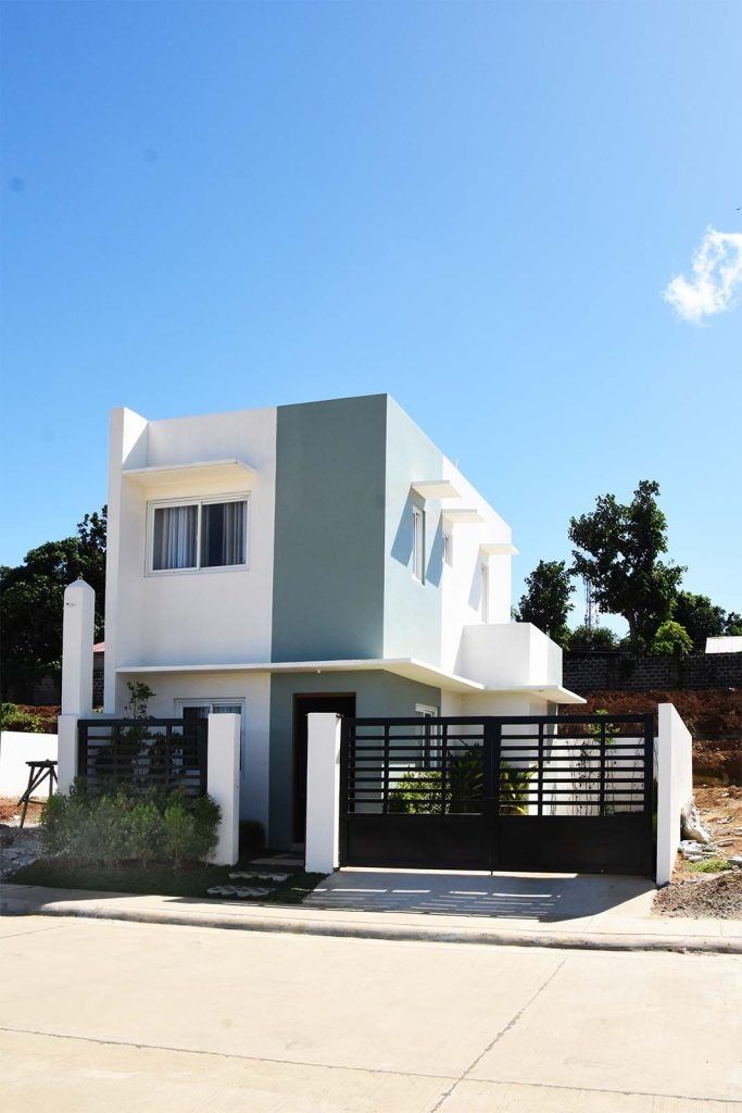 🏡 PASALO!! PASALO!! RUSH SALE!! (Category: House & Lot) located in Malabon City. Submitted by imjohnmark (Listing ID 1470752976, Image 1). Description: REDWOOD MODEL – NORTHGROVE HILLS 📍 Brgy. Catmon, Sta. Maria, Bulacan Ibalik lang po ang nagastos sa DP! Pag-IBIG or Bank Loan na lang po under your name! House Details: • Floor Area: 57.50 sqm • Lot Area: 80 sqm • 2 Bedrooms • 2 Toilet & Bath • Living, Kitchen & Dining Area • Laundry/Utility Are