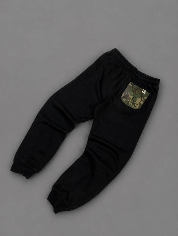 aape balck pants (Category: Joggers) located in Paranaque City. Submitted by thrift_in_the_hoods (Listing ID 1470931429, Image 2). Description: waist: 30-32 length: 37.