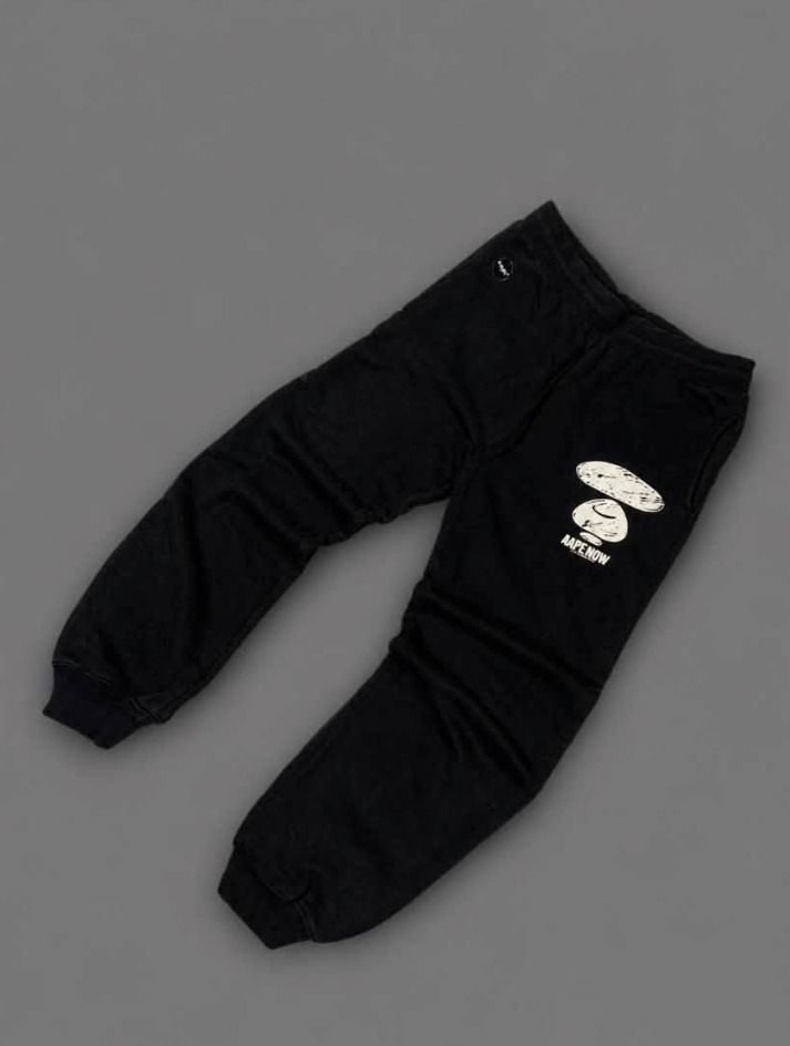 aape balck pants (Category: Joggers) located in Paranaque City. Submitted by thrift_in_the_hoods (Listing ID 1470931429, Image 1). Description: waist: 30-32 length: 37.