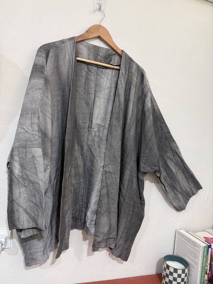 Acid Gray Kimono Cardigan (Category: Coats, Jackets and Outerwear) located in Manila. Submitted by morningthrifters (Listing ID 1470850743, Image 3). Description: 📝Kimono Cardigan oversized, open-front gray-and-white tie-dye or yarn-dyed linen kimono/haori-style cardigan with relaxed drop-shoulder sleeves 📍Pateros Metro Manila 🚚 Jnt / Lalamove / Pickup 📐 Size free size 💗 Second time buyers has a free item, follow me to get updated. ⚠️ Please