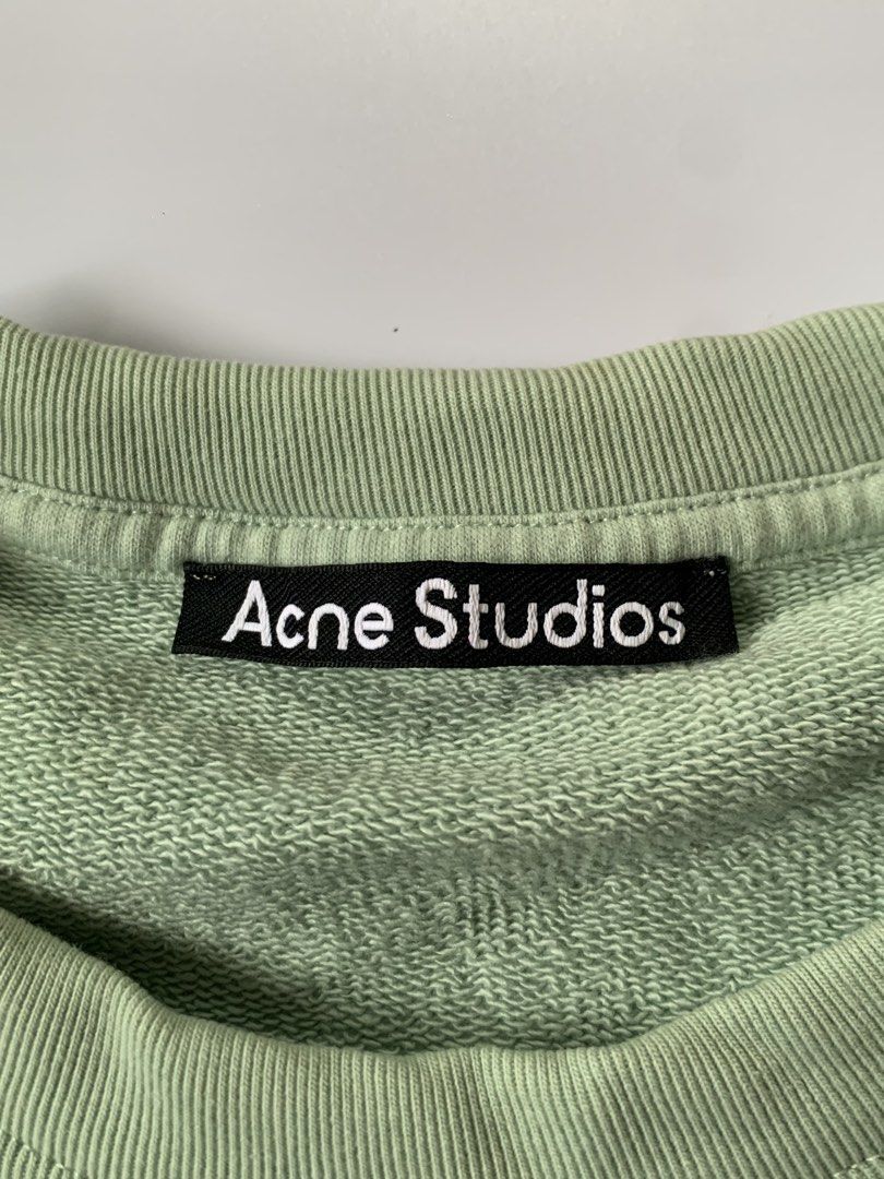 Acne Studios Face Patch Crewneck Sweater (Category: Coats, Jackets and Outerwear) located in Baguio. Submitted by the_gunstore (Listing ID 1470820112, Image 3). Description: Size tagged: M Issue: None Width:22 Length:25 Shoulder:19.5 Sleeve:24.