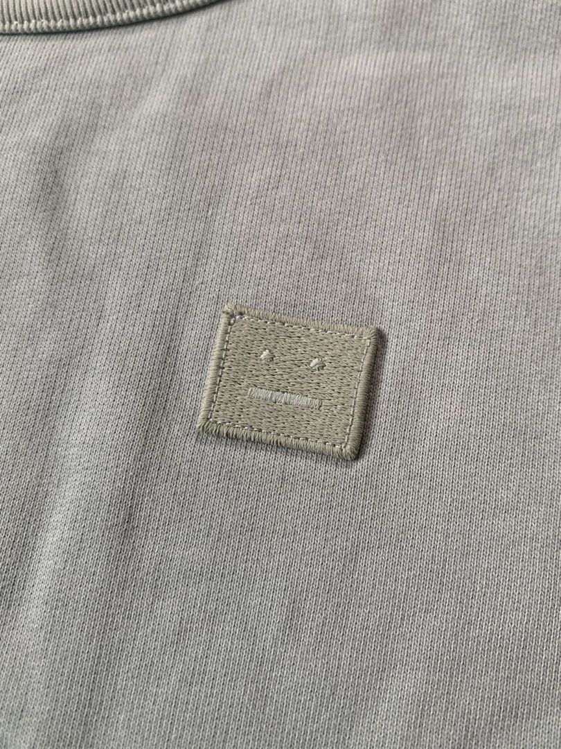 Acne Studios Face Patch Crewneck Sweater (Category: Coats, Jackets and Outerwear) located in Baguio. Submitted by the_gunstore (Listing ID 1470820112, Image 2). Description: Size tagged: M Issue: None Width:22 Length:25 Shoulder:19.5 Sleeve:24.