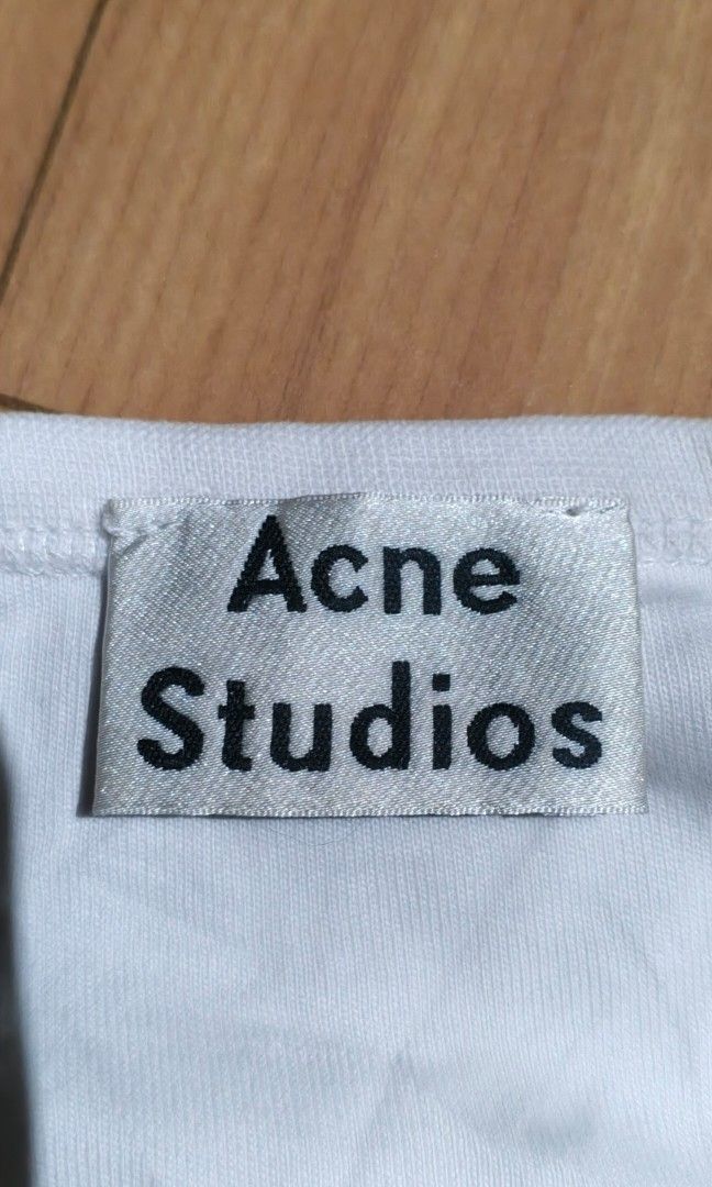 Acne Studios SS17 (Category: Tshirts & Polo Shirts ) located in Kabacan. Submitted by thriftedsupremacy11 (Listing ID 1470931263, Image 3). Description: Acne Studios Niagara Head T-Shirt from their Spring/Summer 2017 (SS17) Emoji Collection. AUTHENTIC LARGE EXCELLENT TO LIKE NEW.