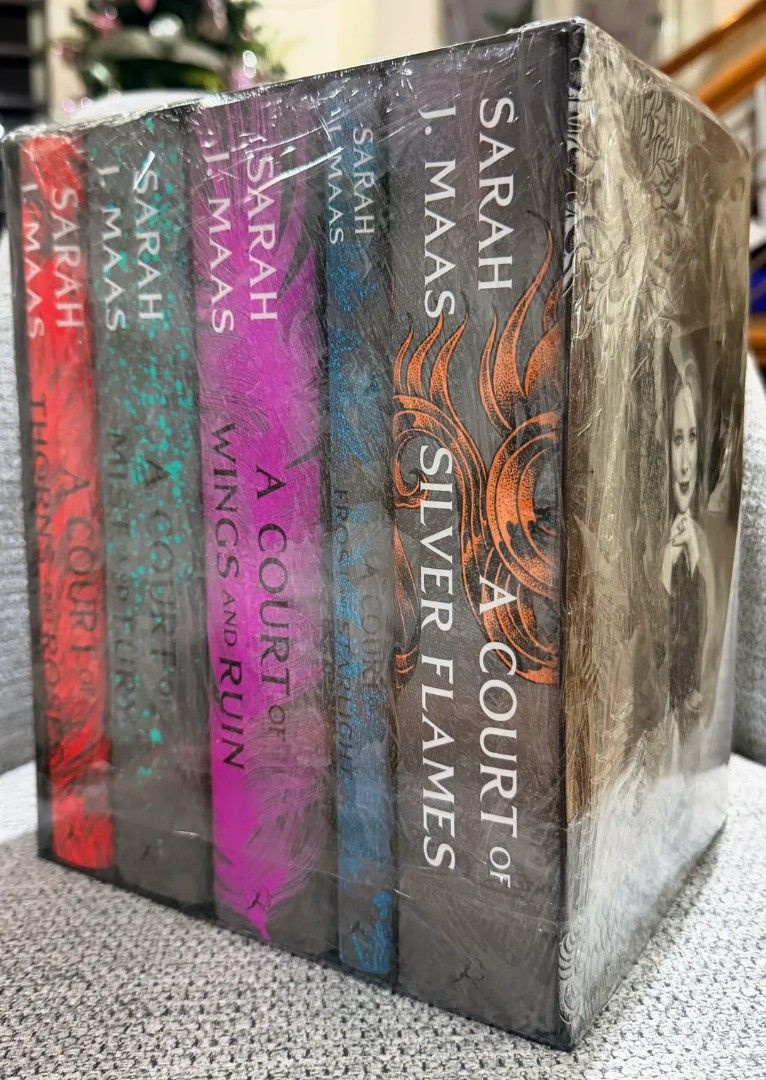 Acotar hardcover set (Category: Storybooks) located in Quezon City. Submitted by paperandspineph (Listing ID 1470843081, Image 2). Description: 📚 ACOTAR hardcover 1-5 set onhand 💌 DM to inquire 🚚 J&T, Lalamove, or Grabexpress 💵 Bank or Gcash.