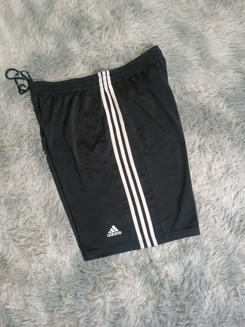 Adidas 3-Stripes Athletic Short (Category: Shorts) located in Mandaluyong City. Submitted by retro.199x (Listing ID 1470822823, Image 3). Description: SIZE XL ON TAG Waist: 35-44 Length: 21.5 Thigh: 15.5 Leg Opening: 13.5 EXCELLENT CONDITION.