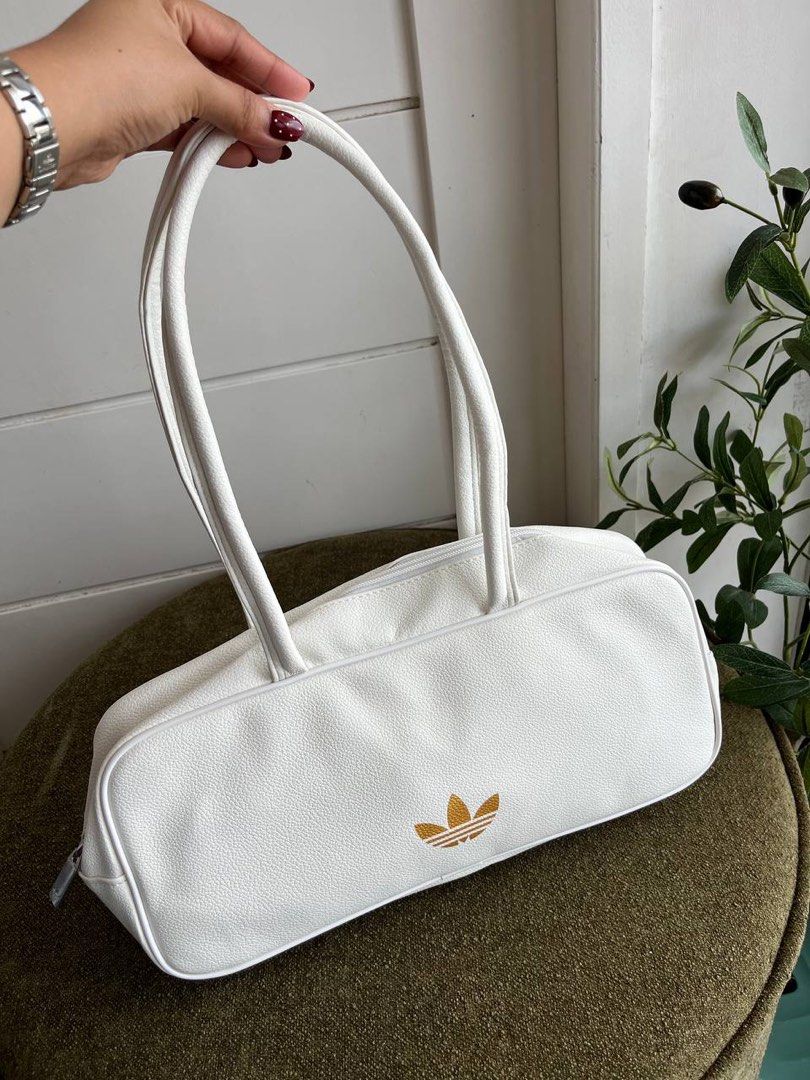 Adidas Airliner Shoulder Bag (Category: Shoulder Bags) located in Binan City. Submitted by pinkykeenshop (Listing ID 1470931425, Image 1). Description: .
