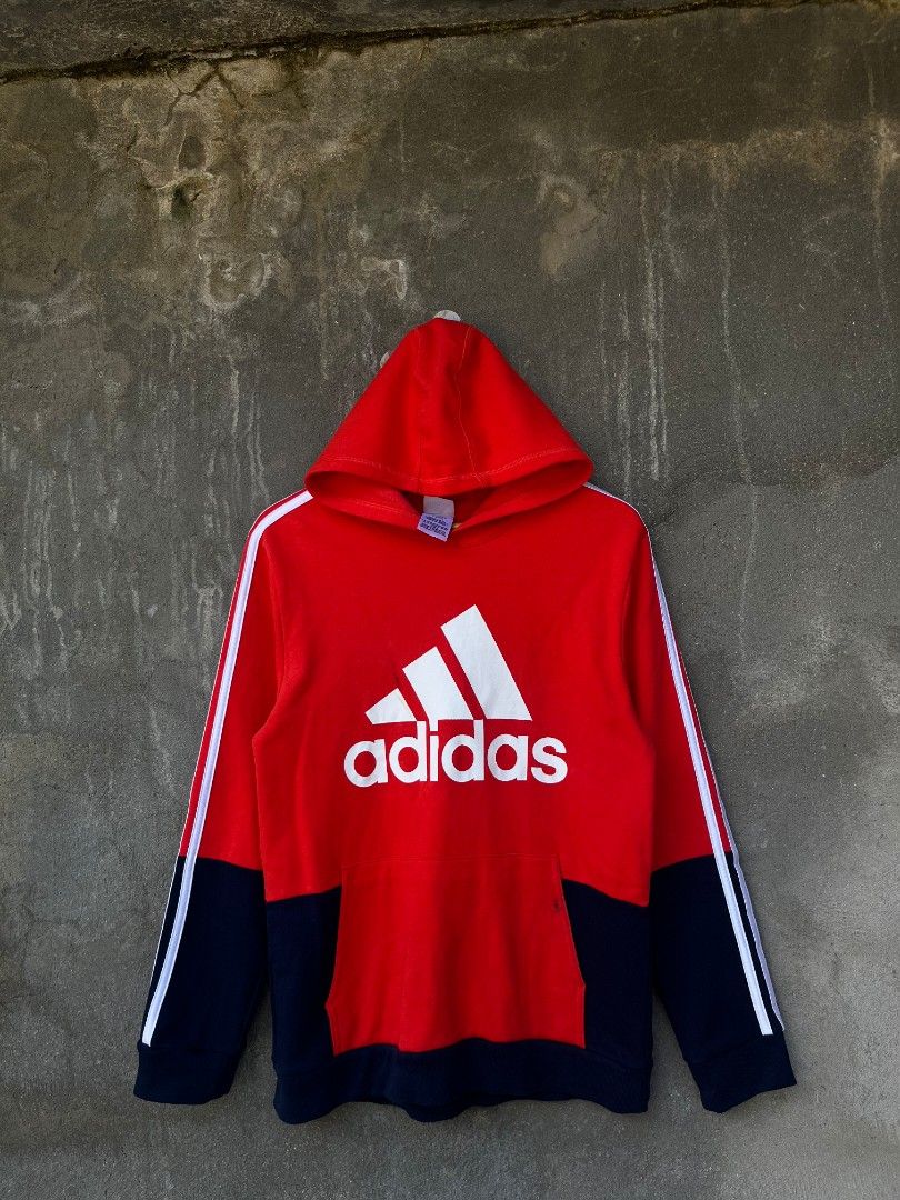 Adidas Big Logo Hoodie (Category: Hoodies) located in Baybay. Submitted by thrift_thrift_langg (Listing ID 1470931116, Image 1). Description: Adidas Big Logo Hoodie W- 21 L- 26.5 Color rate: 9/10 Issue: Need Wash Very Good Condition - Size: Medium - Semi Large.
